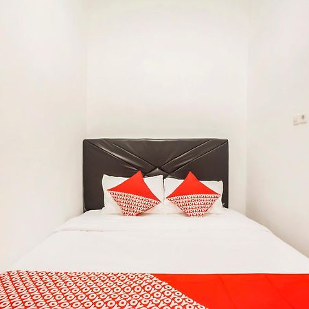 Oyo 2720 Sutomo Inn Medan Dış mekan fotoğraf