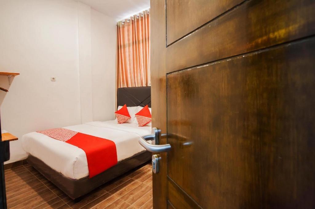 Oyo 2720 Sutomo Inn Medan Dış mekan fotoğraf