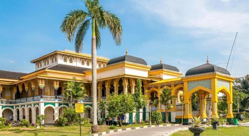 Oyo 2720 Sutomo Inn Medan Dış mekan fotoğraf