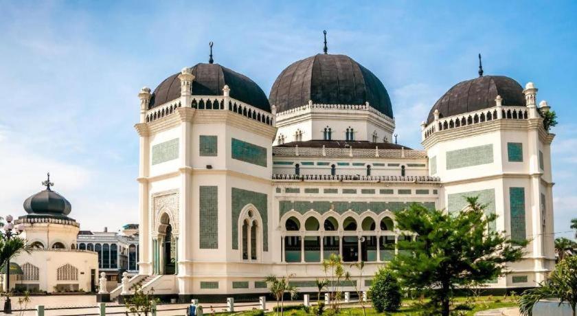 Oyo 2720 Sutomo Inn Medan Dış mekan fotoğraf