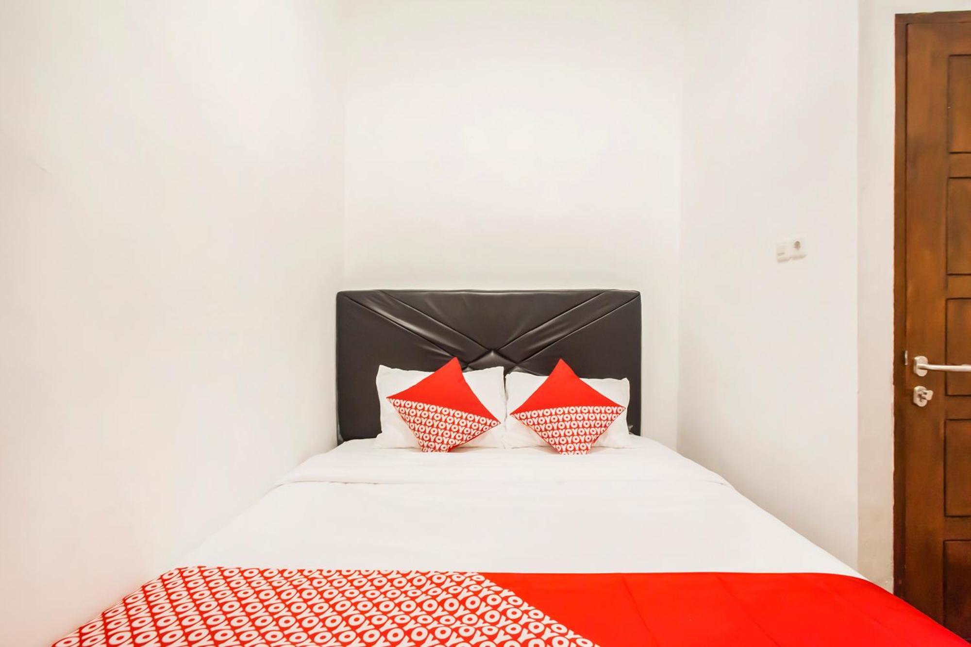 Oyo 2720 Sutomo Inn Medan Dış mekan fotoğraf