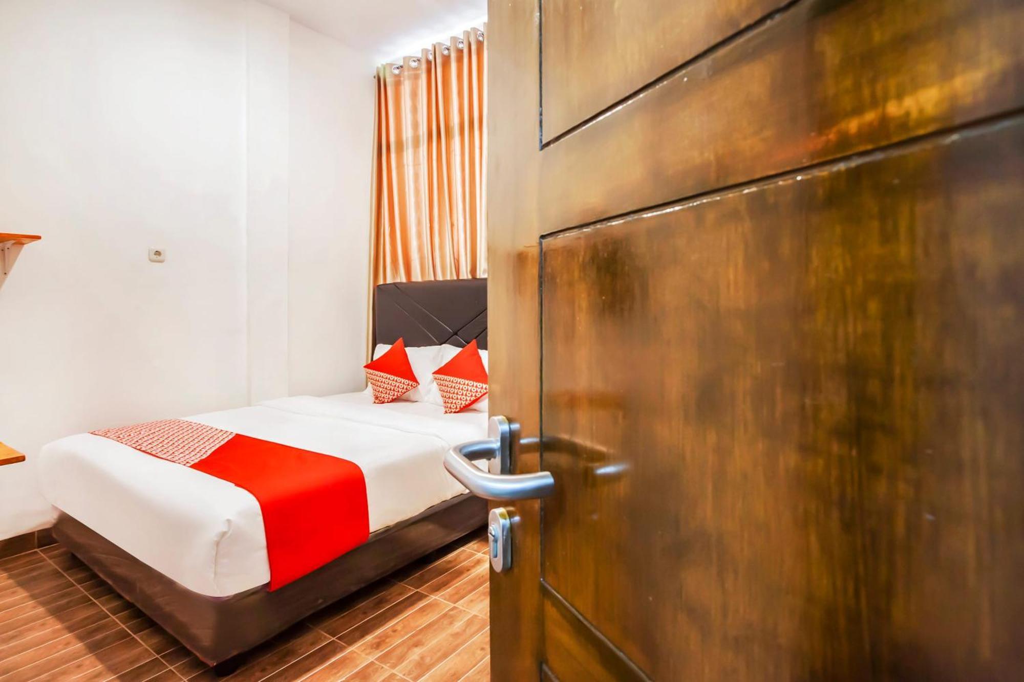 Oyo 2720 Sutomo Inn Medan Dış mekan fotoğraf